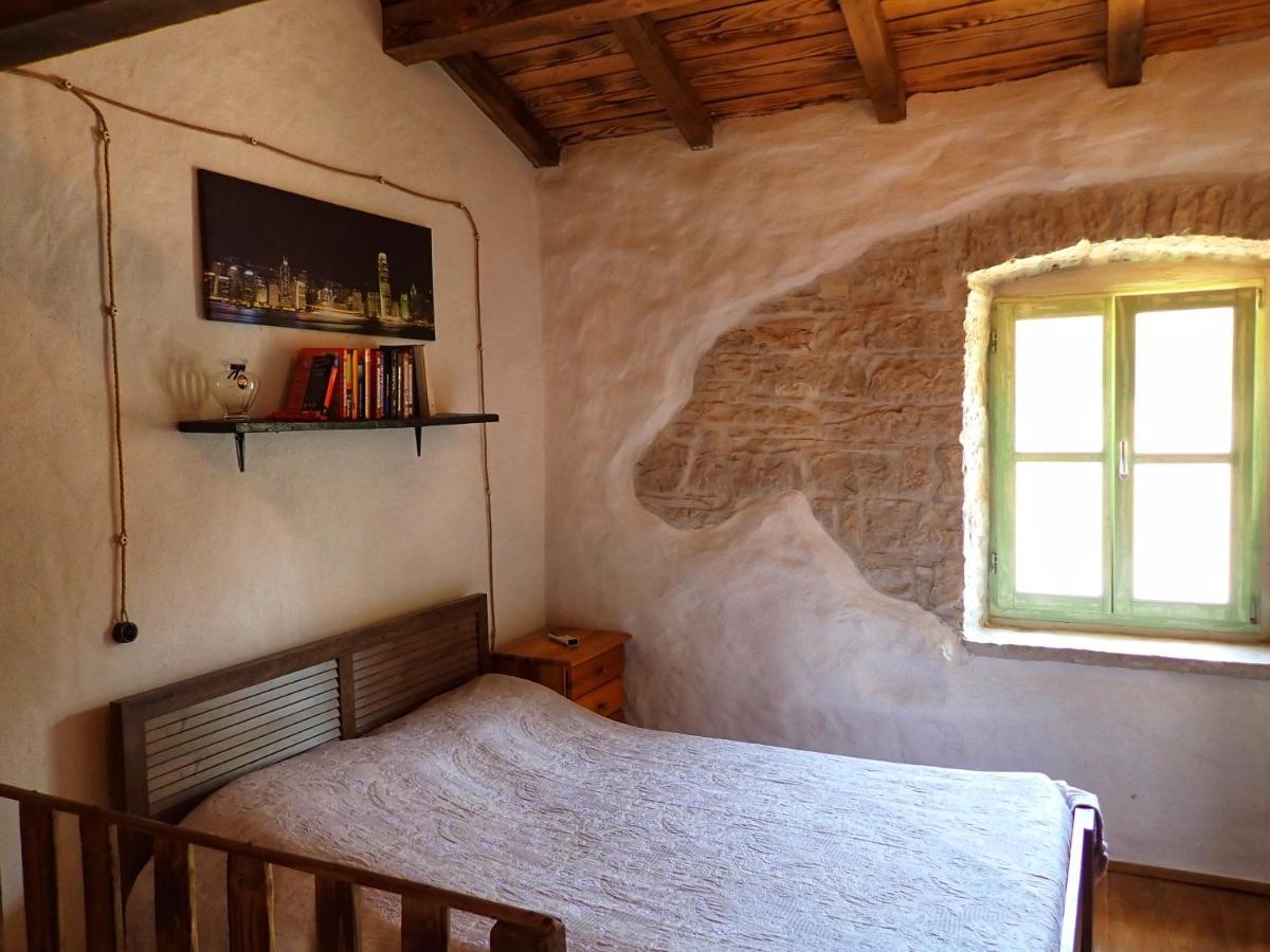 Cottage Al Merlo Olivo Buje Exterior photo