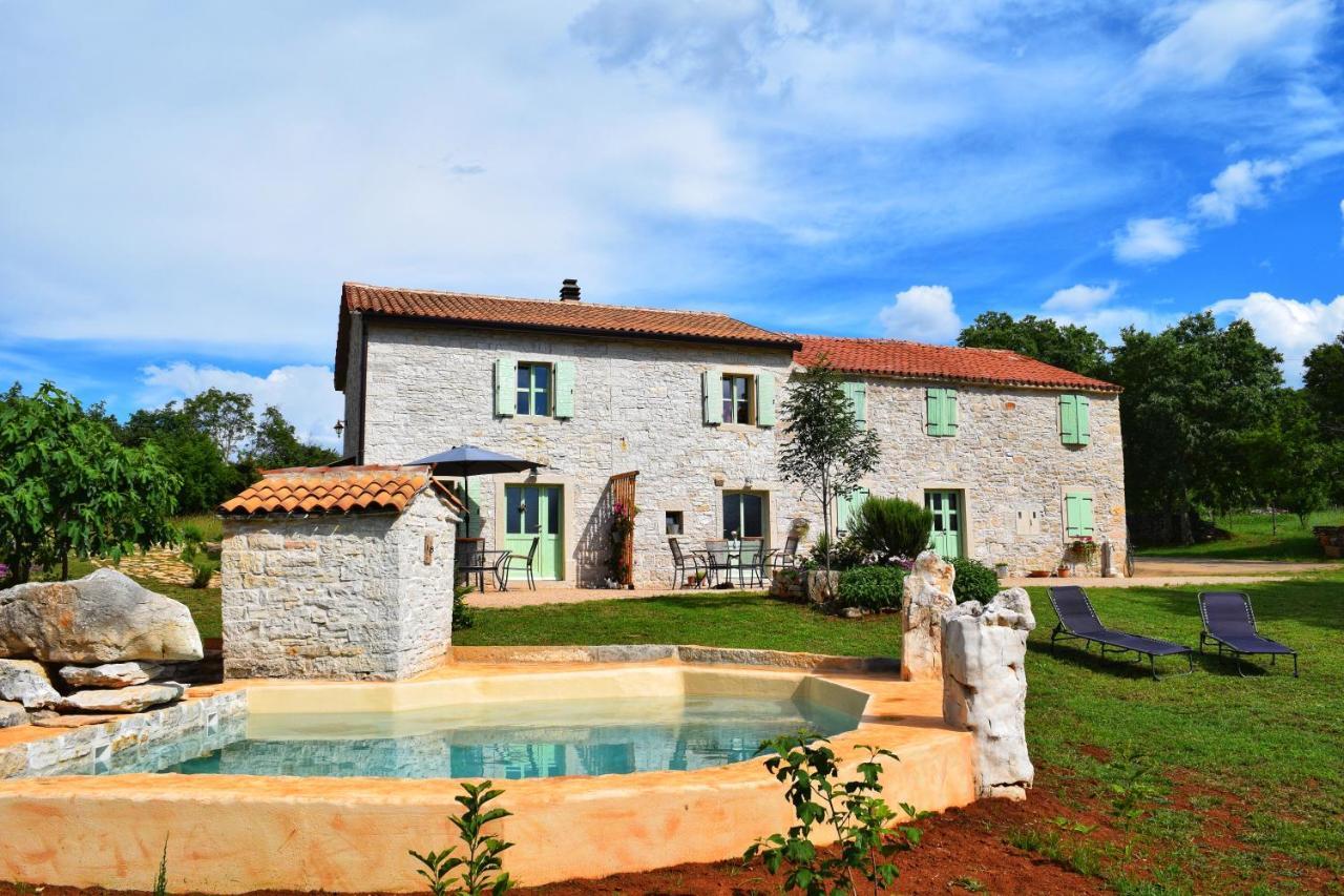 Cottage Al Merlo Olivo Buje Exterior photo