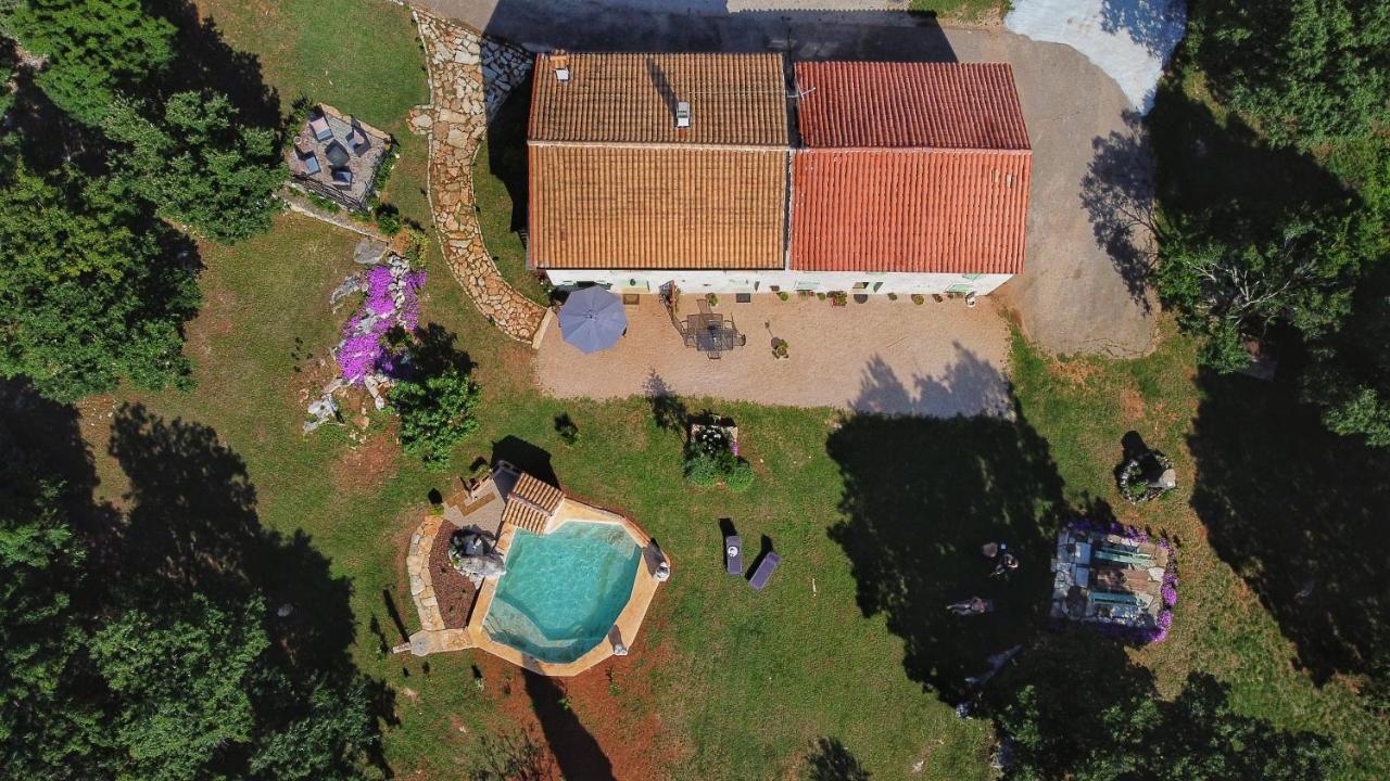 Cottage Al Merlo Olivo Buje Exterior photo